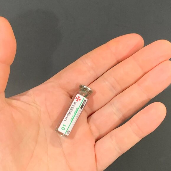 Resident Evil - ANTI-VIRUS Vial - 1.25inches - Picture 4 of 7